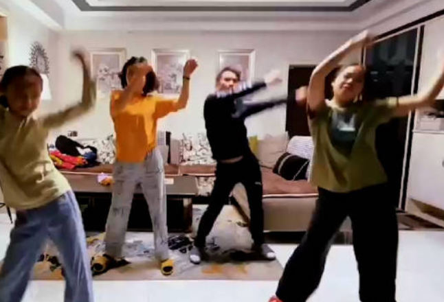 视频丨疫情居家期间 株洲姐妹二人饭后教爸妈跳舞
