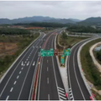 加速茶常高速等 公路建设项目进度