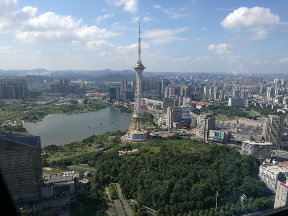 株洲市组织老干部开展重阳节活动  共同把株洲建设得更加美好