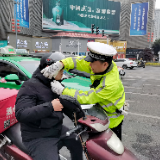 122全国交通安全日 网红衣哥携手株洲交警倡议“文明交通 你我同行”