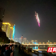 炫酷！500架无人机灯光秀点亮株洲夜空