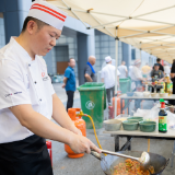 视频丨千名大学生走进醴陵 品尝当地名菜醴陵小炒肉