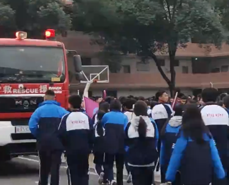 株洲市景弘中学初高中部开展应急消防演练