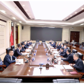 株洲市委书记曹慧泉与中国铁建昆仑集团贾洪一行座谈