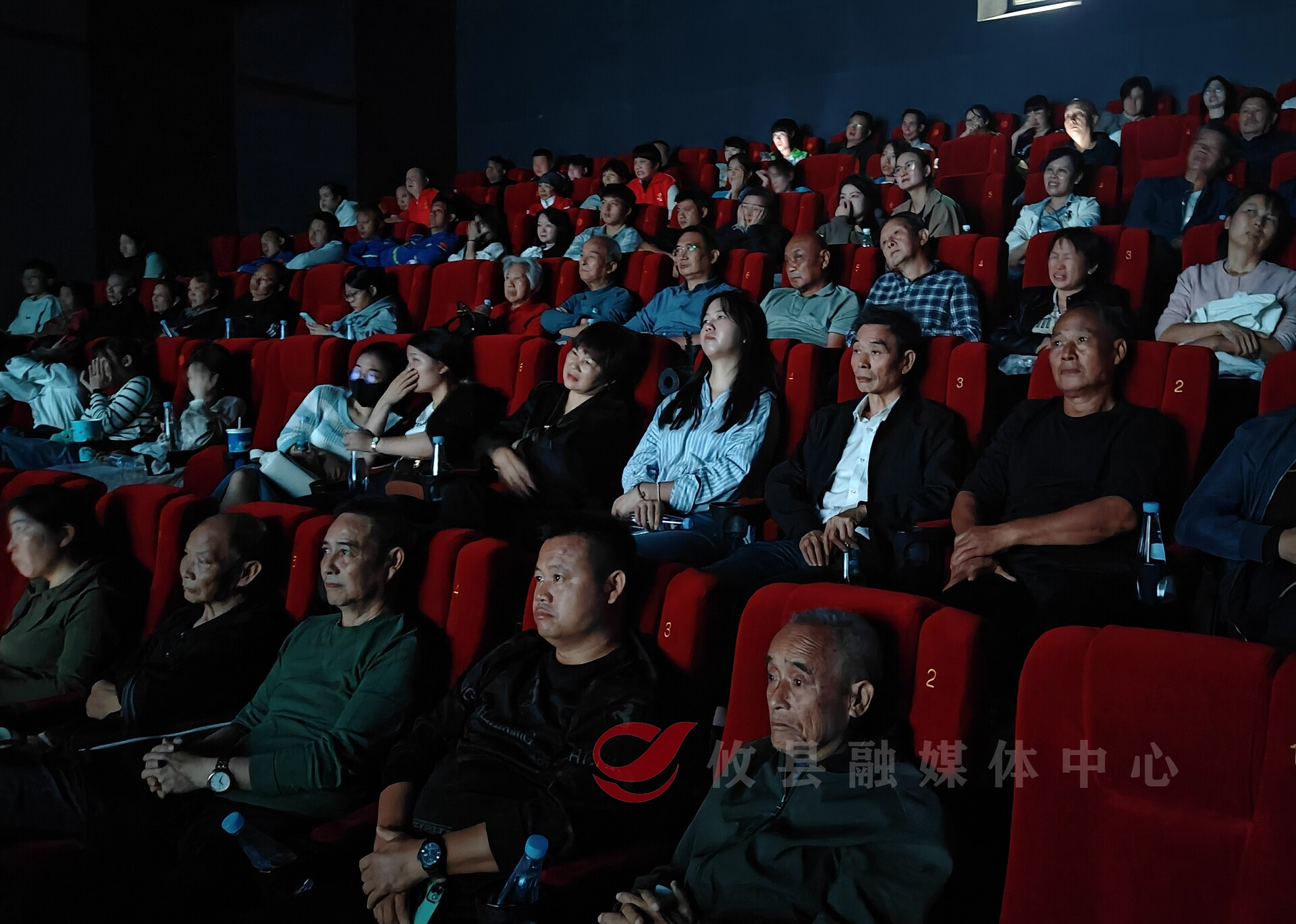 攸县组织2025年礼遇好人周暨全民国防教育月集中观影活动