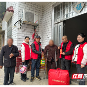 助老济困暖寒冬，“社会组织进村去 欢乐之家暖冬行”走进醴陵