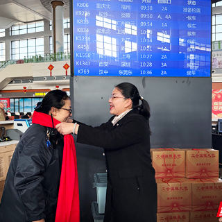 情暖新春送关怀 株洲市总工会慰问交通一线职工