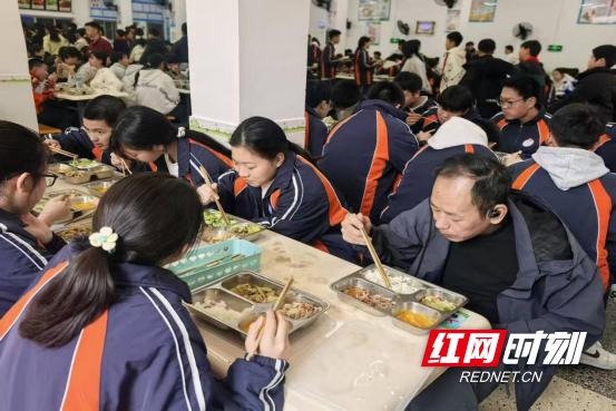 株洲市第七中学开展食堂开放日活动