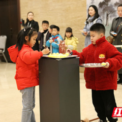 株洲博物馆上演“奇妙夜”,亲子家庭元宵“嬉游”学文化