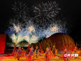 红观株洲丨《国彩醴陵》“五一”燃情开演 沉浸式演艺解锁湖南文化活化新范式