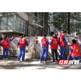 荷塘区“青春益起来”公益墙绘走进小区