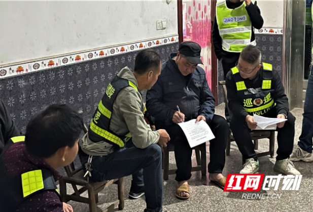 醴陵均楚镇：集中“夜谈”面对面 构筑群众“安全网”