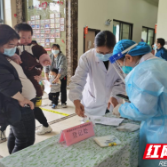 荷塘区疾控中心关爱残疾儿童 上门核酸采样