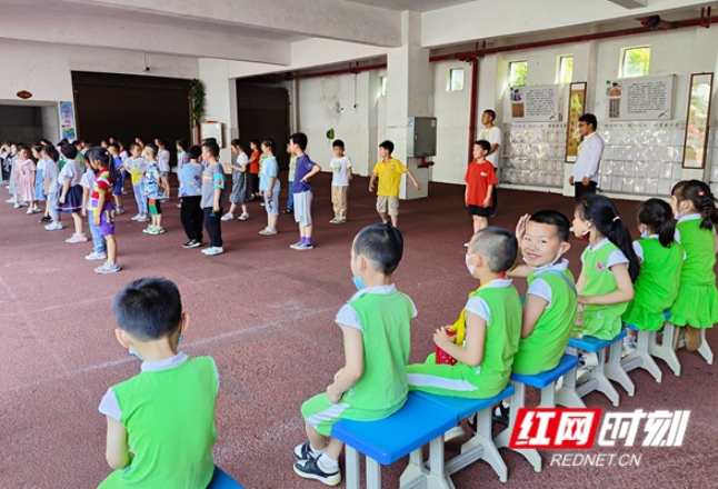 贺家土小学：双向互动 幼小衔接显活力