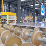 攸县： 旭日陶瓷二期高端岩板生产线项目 1至6月完成销售2.5亿
