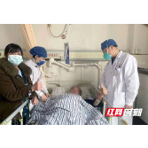 株洲男子疼到没法说话 医护人员为其解“痛”