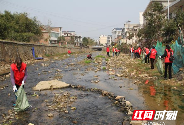 守护炎陵三水 “河小青”在行动