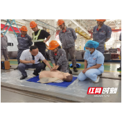 急救培训进企业 医护人员手把手教你“心肺复苏”