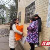 荷塘区宋家桥街道选调生走访慰问困难学子