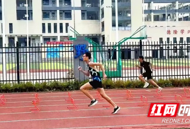 天元区隆兴中学在市中小学生运动会田径比赛中勇创佳绩