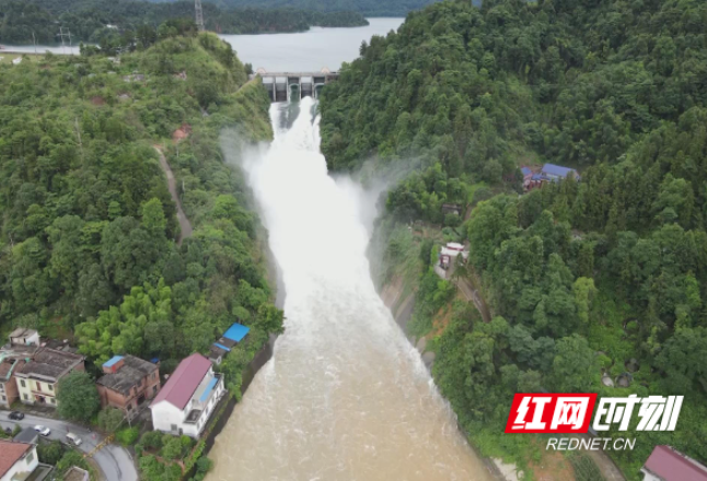 视频丨攸县酒埠江水库开闸泄洪应对强降雨