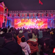 开席啰！小年夜“村晚”燃动攸县观背村