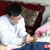 株洲市中医伤科医院中医团队赴攸县乡村送健康