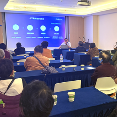 聚焦中老年眼健康，株洲爱尔眼科举办飞秒白内障科普活动