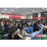 石峰区：公卫服务进学校 健康教育促成长