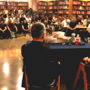 万宁《雨一直下》新书分享会在株洲举行