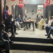 荷塘区“宋家夜话”点亮乡间夜，板凳会上化解邻里“疙瘩事”