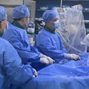 老人多重心血管重症缠身，株洲恺德医院“心尖”微创技术重启“心门”