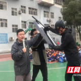 体育路中学开展反恐演练