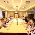 早餐会上 曹慧泉与创业者和技能人才畅聊