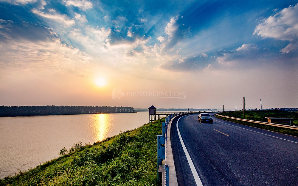 1582129_14427536803PE4.jpg 1582129_14427536803PE4.jpg