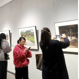“临崕——肖家墨油画作品展”在长沙举行