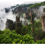 行吟诗刊丨秦风：时间伸出数万支血色苍茫的手指 站在群山之巅叩问上苍