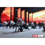 揭秘⑨丨蹲守《大地颂歌》排练现场 你猜我们看到了什么？