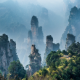 “大爱张家界”诗赛选登丨风在树梢 一只月亮杯 在武陵源心头晃荡