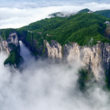 “大爱张家界”诗赛选登丨 那些云，像被群山裁剪出的一条条小路