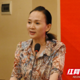 杨霞:德艺双馨应当成为文艺工作者一生的追求