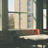 芙蓉·诗歌丨陈斌:灯光暗淡的角落里,你孤独得像一本旧书