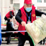 众志成城抗疫情 爱心捐赠暖人心 新宁县新渡村民共同为抗疫助力