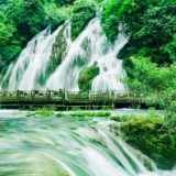 芙蓉·散文丨梁瑞郴：湖光山色大草原