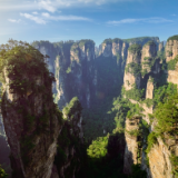 行吟诗刊丨王典馥：俯仰苍茫呈万象，奇峰览尽笑平川