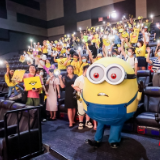 《小黄人大眼萌：神偷奶爸前传》今日上映 长沙夜生活再添一抹欢乐亮色