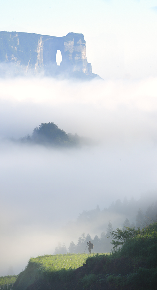 天门探秘.jpg 天门探秘.jpg