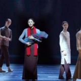 艺评丨梁湘茂：红围巾的信念