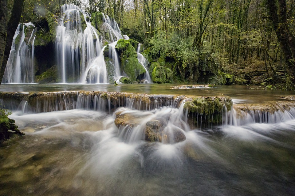 waterfalls-1144130_960_720.jpg