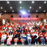 中国人民大学新闻学院教授栾轶玫应邀到湖南艺术职业学院讲学